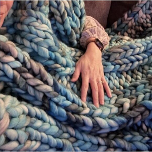 Anthropologie Chunky Knit Wool 50 in x 60 in Oversized Throw Blanket Blue Tones - Picture 6 of 12